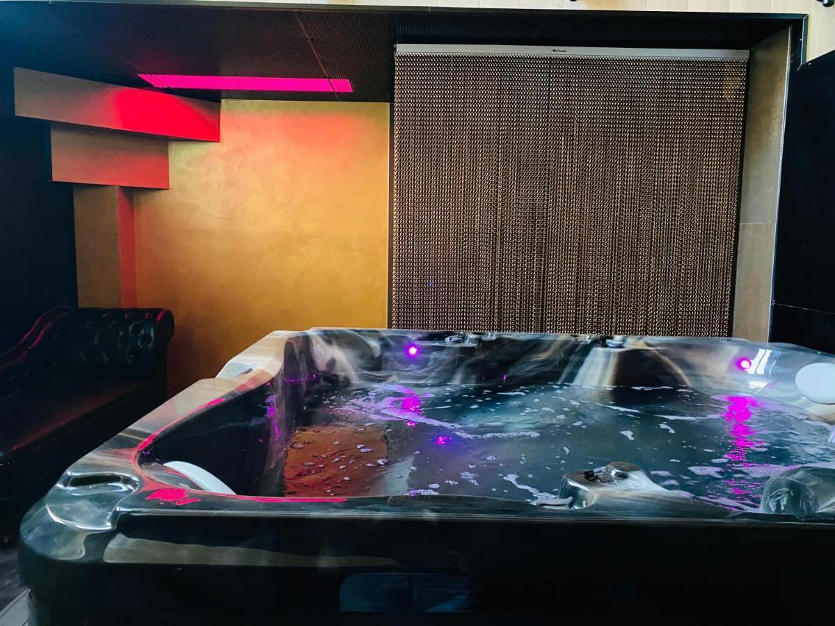 Mieuxqualhotel jacuzzi privatif Love room Bordeaux Esterno foto