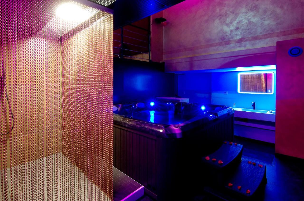 Mieuxqualhotel jacuzzi privatif Love room Bordeaux Esterno foto